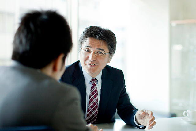 イメージ写真:顔と名前がわかるから社員に声を掛けやすくなる